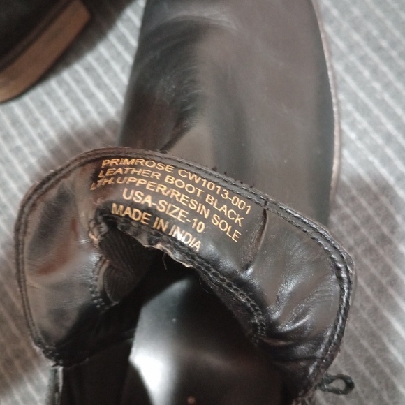 Crevo Leather Stacked Heel Black Bootie (10) - Picture 5 of 7